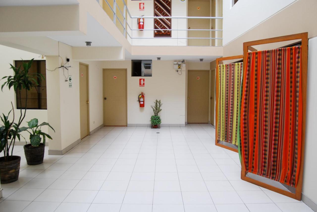 Hotel Sunflowers Inn Lima Bagian luar foto